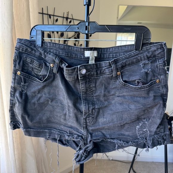 H&M Black Jean Shorts Distressed Raw Hem - Picture 1 of 3